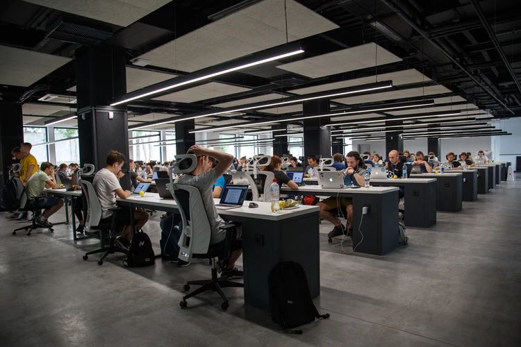 Why Your Team Loves Working In a Virtual Desktop Environment