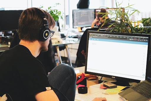 How a Virtualized Desktop Can Increase Productivity for Your Hybrid Workforce